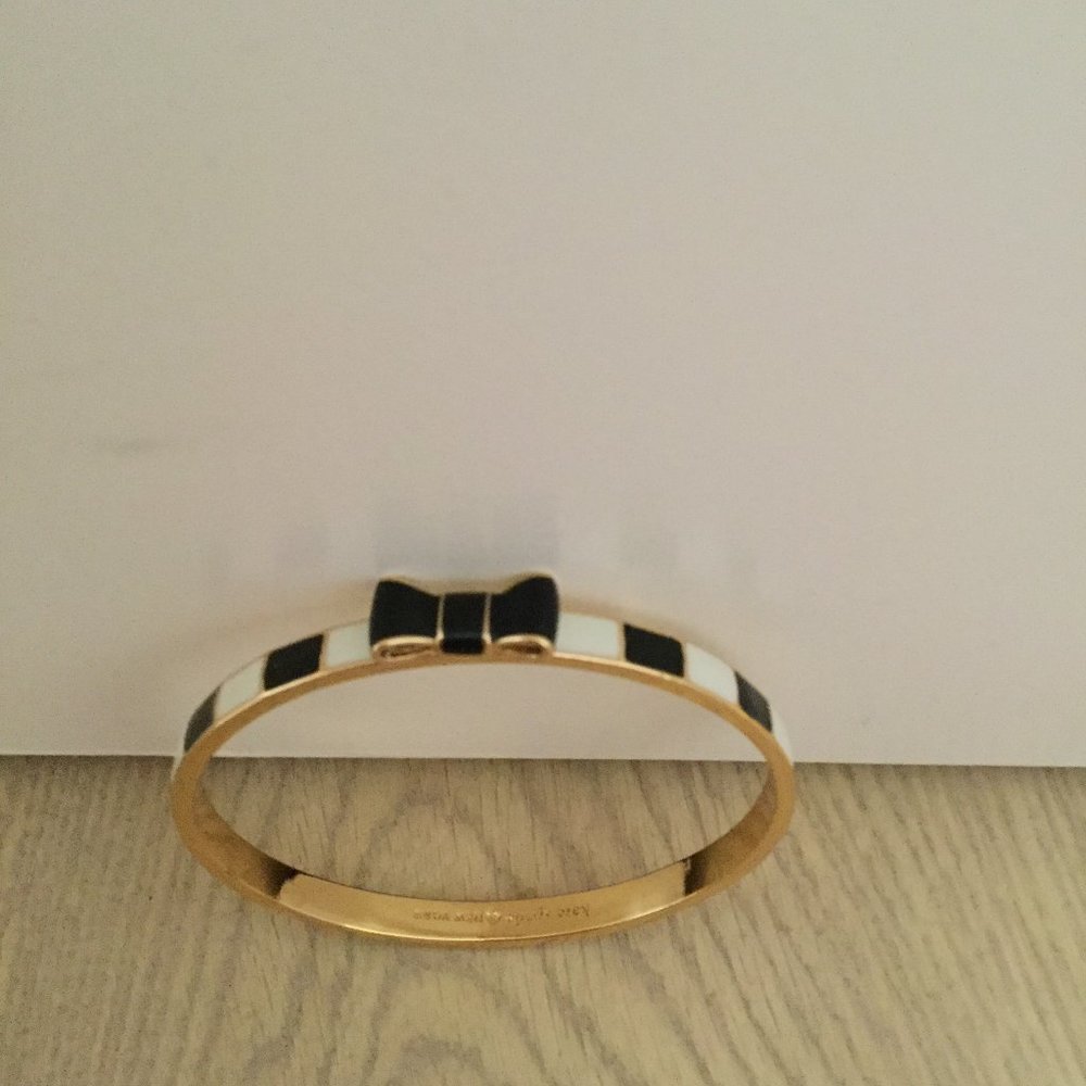 NWOT Kate Spade Black & White Take a Bow Bracelet